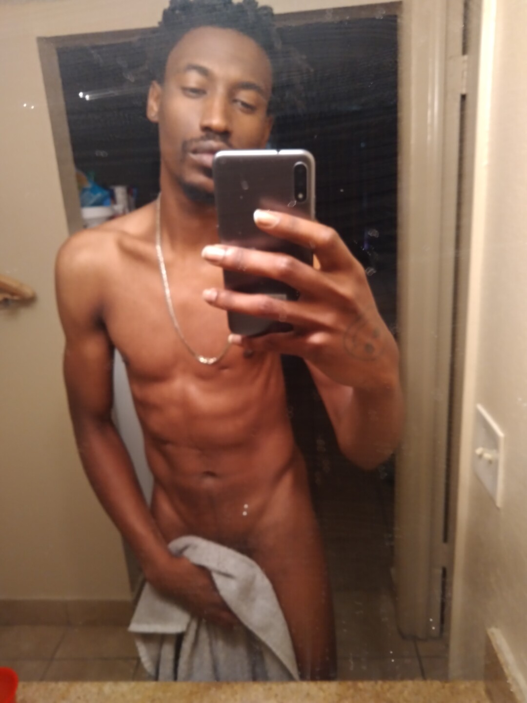 Woman or couples | Bi Male Escort in Tampa | MintBoys