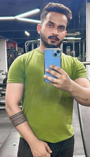 Cute and sexy guy here - Alternate Photo