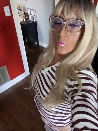 Hit me up - Alternate Photo