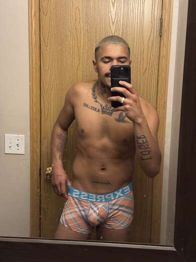 let me embrace you!! Real good😏💯 - Bi Male Escort in Columbus, OH - Main Photo
