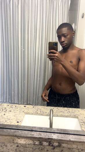BACK HOME! MASCULINE GUY W/ SENSUAL HANDS - Alternate Photo