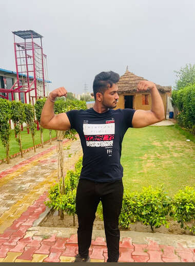 i m shivam n i m from delhi - Alternate Photo