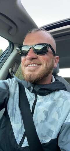 Experienced & Professional Marine Veteran - Alternate Photo