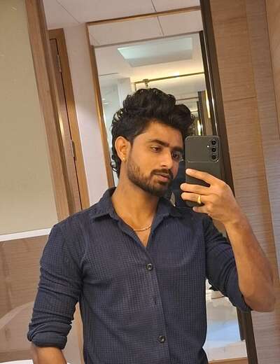 Hot, Decent and muscular boy here. - Alternate Photo