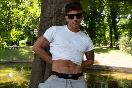 Flexible Dominant Top Madrid - Alternate Photo