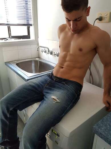 🏀💪21 YEAR OLD YOUNG MUSCULAR BOY 🇦🇺 - Alternate Photo