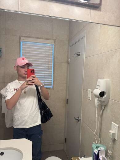Service🥵 - Alternate Photo