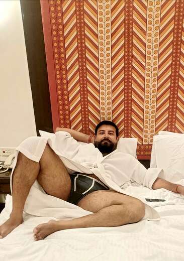 DOMINANT HAIRY MASTER FOR YOU! - Alternate Photo