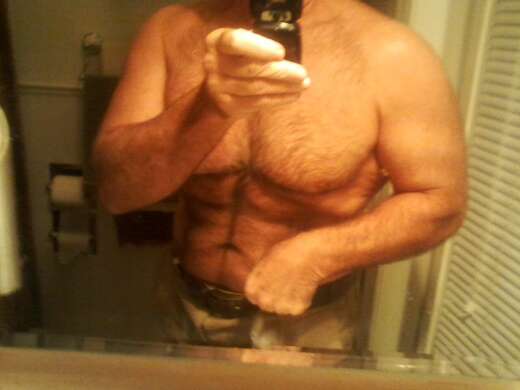 Handsome mature friendly bodybuilder - Alternate Photo
