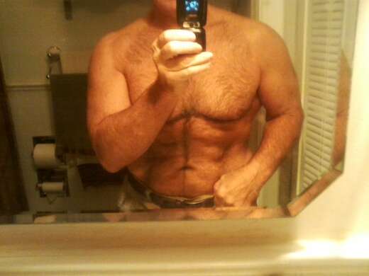Handsome mature friendly bodybuilder - Alternate Photo