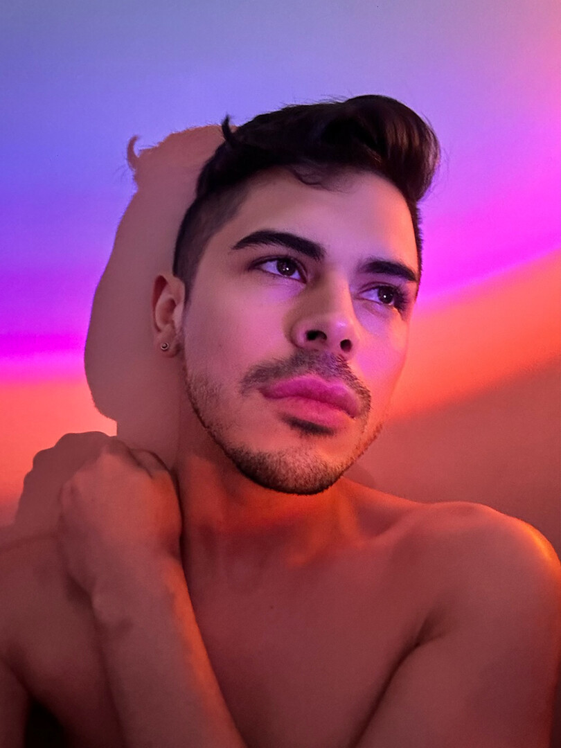 Adventurous and easy-going companion | Gay Male Escort in Brooklyn |  MintBoys