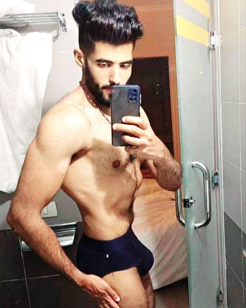 Serious masseur and escort in Egypt | Gay Male Escort in Cairo | MintBoys