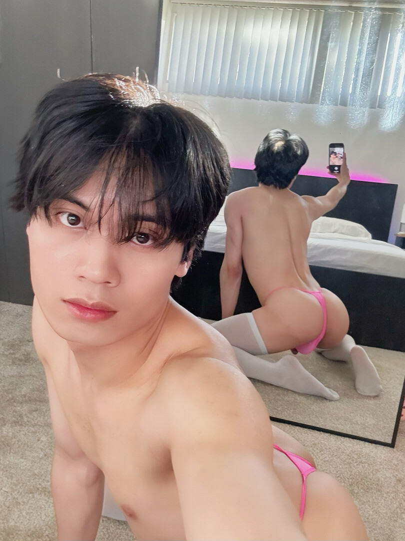 Cute femboy/twink | Gay Male Masseur in Los Angeles | MintBoys