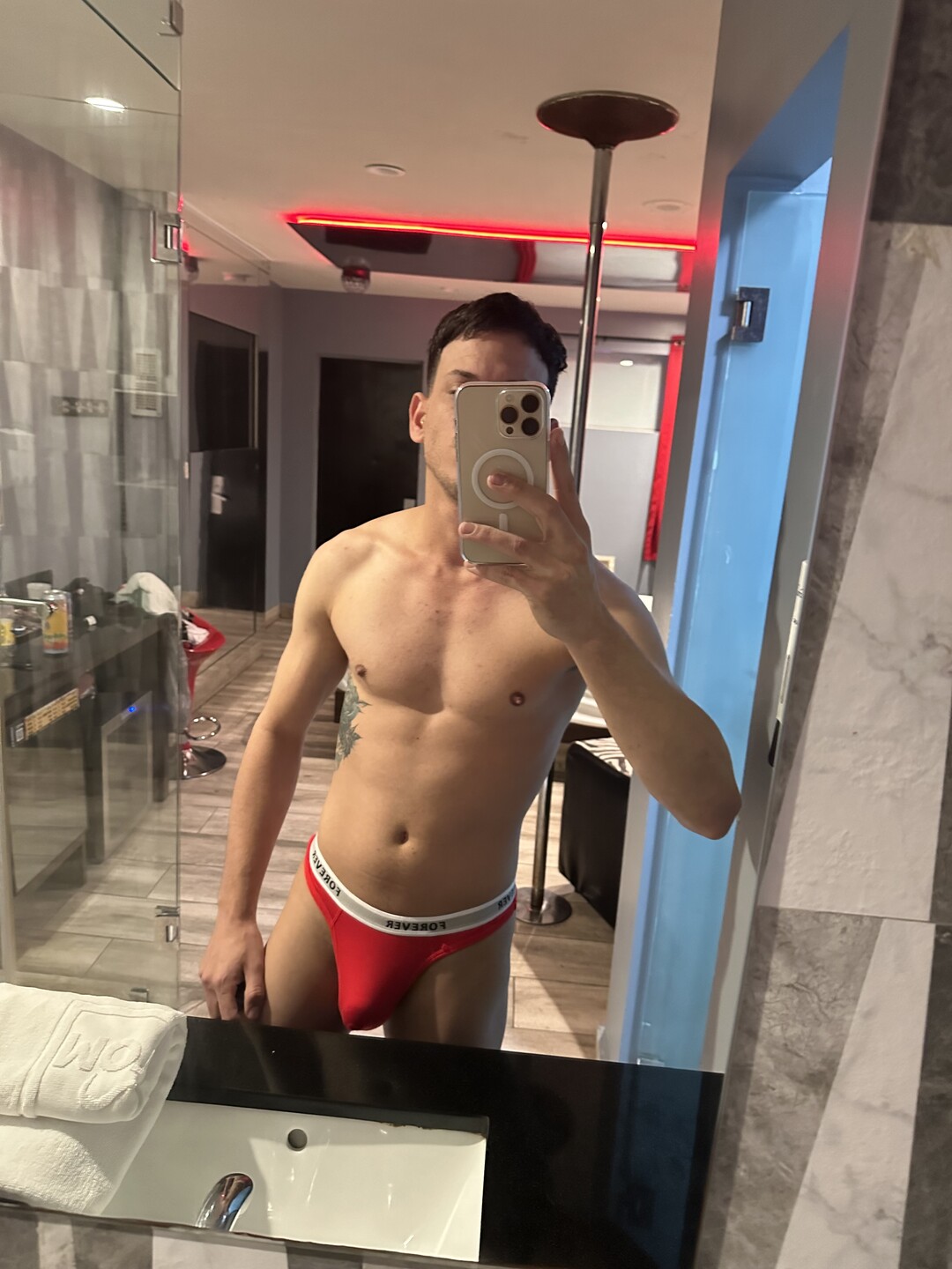 Chico Latino | Gay Male Escort in Miami | MintBoys