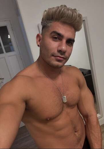 Am here for fun - Gay Male Escort in Baltimore - Main Photo