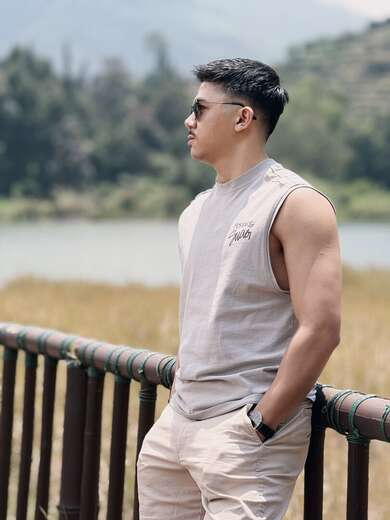 Sweet and muscular - Alternate Photo