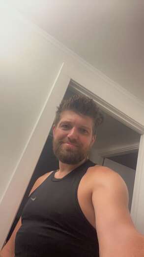 Can carry the conversation - Gay Male Escort in Columbus, OH - Main Photo