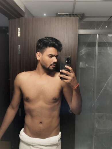 Available for escort services and masseur - Alternate Photo