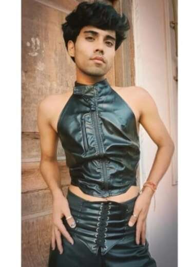 Hi anshuman this side I m gay bottom - Alternate Photo