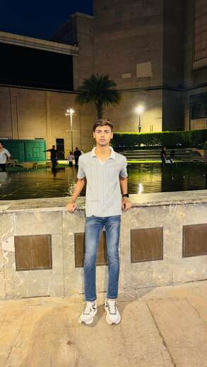 Hii I am kamil nice to see you - Alternate Photo