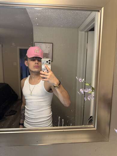 I'm a young hot boy 🥵 - Alternate Photo