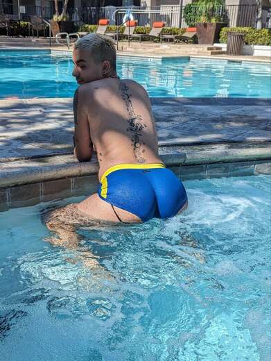 Gay bottom puppy - Alternate Photo