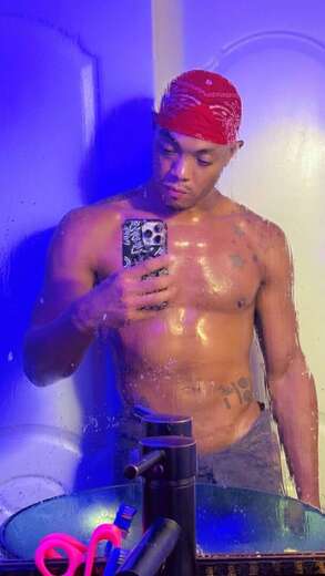 L uxury. Confidence. Chemistry. - Alternate Photo