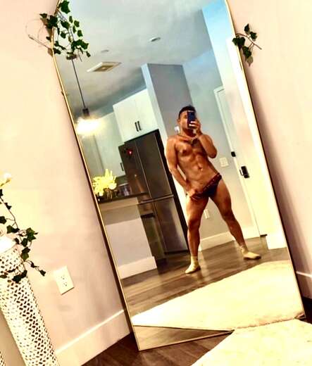 Bottom masseur experience - Alternate Photo