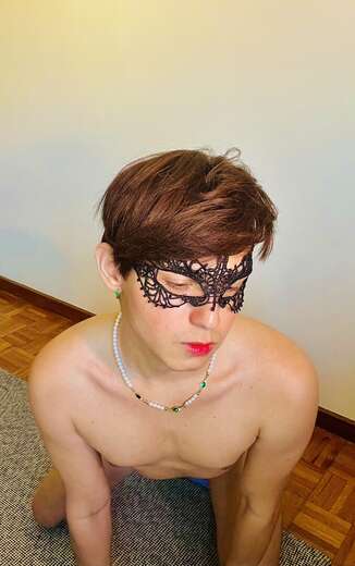 Magro, sensual, educado, carinhoso. - Alternate Photo
