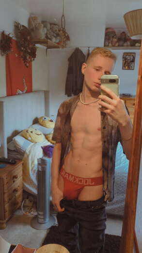 Twink boy - Gay Male Escort in London - Main Photo