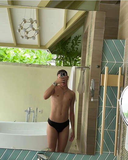 Twink Max - Gay Male Escort in London - Main Photo