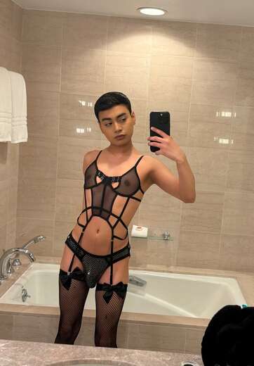 Femboy Crossdresser☆ - Alternate Photo