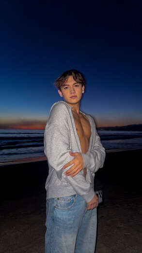 Twink, smooth, young, toned - Gay Male Escort in Los Angeles - Main Photo