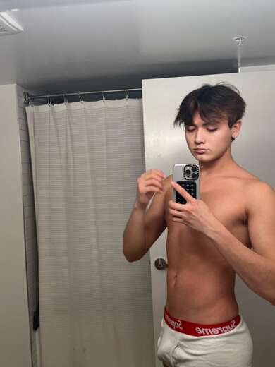 Twink, smooth, young, toned - Alternate Photo