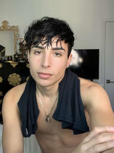 Young cute twink - Gay Male Escort in Los Angeles - Main Photo