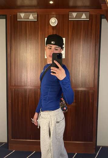 Young cute twink - Gay Male Escort in Los Angeles - Main Photo