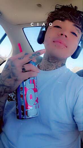 I'm very outgoing easy to vibe with - Alternate Photo