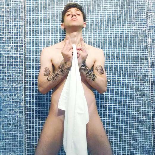 SKINNY BOY, READY FOR ACTION ¡¡¡ - Alternate Photo