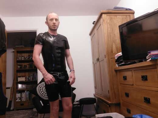 For excellent and discreet service - Alternate Photo