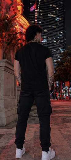 Chico latino macho dominante - Alternate Photo