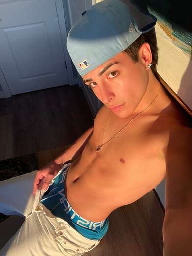 Young cute twink - Gay Male Escort in Manhattan - Main Photo