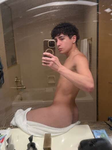 Young cute twink - Gay Male Escort in Manhattan - Main Photo