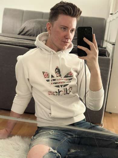 Fun, Charming, Nympho, friendly, bottom - Alternate Photo