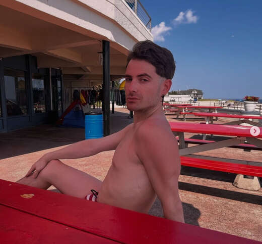 Petite, smooth and genuine twink - Gay Male Escort in New London - Main Photo
