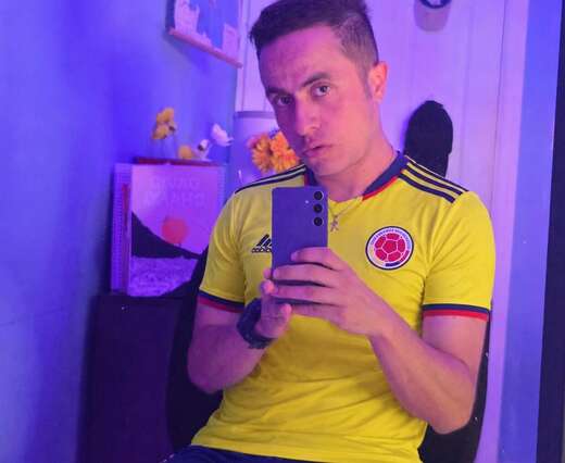 Abierto,pulcro,masculino,aseado y honesto - Alternate Photo