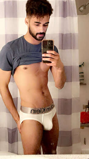 What’s going on (: good guy here - Alternate Photo