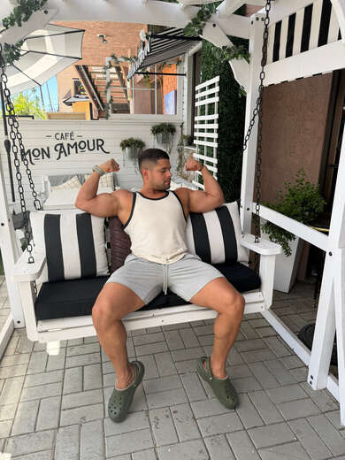 HOLA 👋 ¿QUÉ PASA? - Alternate Photo