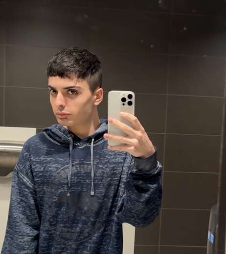 Chill, laid back, twink - Alternate Photo