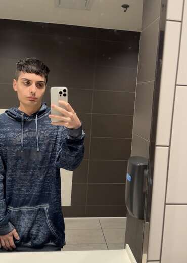 Chill, laid back, twink - Alternate Photo
