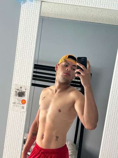 LatinBoy por diversión - Alternate Photo